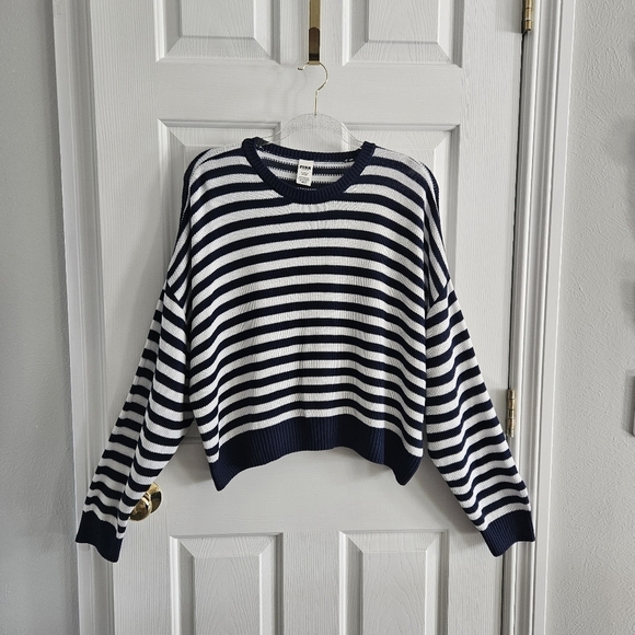 PINK Victoria's Secret Sweaters - NWOT PINK By Victoria's Secret Cambridge Knit Sweater